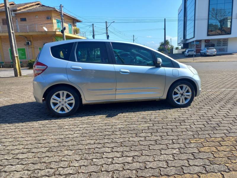 HONDA - FIT - 2011/2011 - Prata - R$ 51.900,00