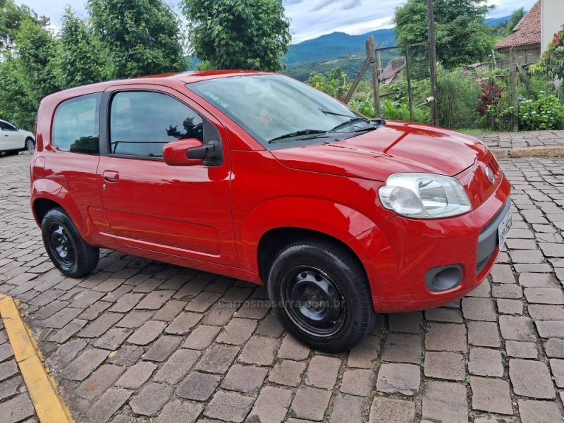 FIAT - UNO - 2012/2012 - Vermelha - R$ 25.900,00