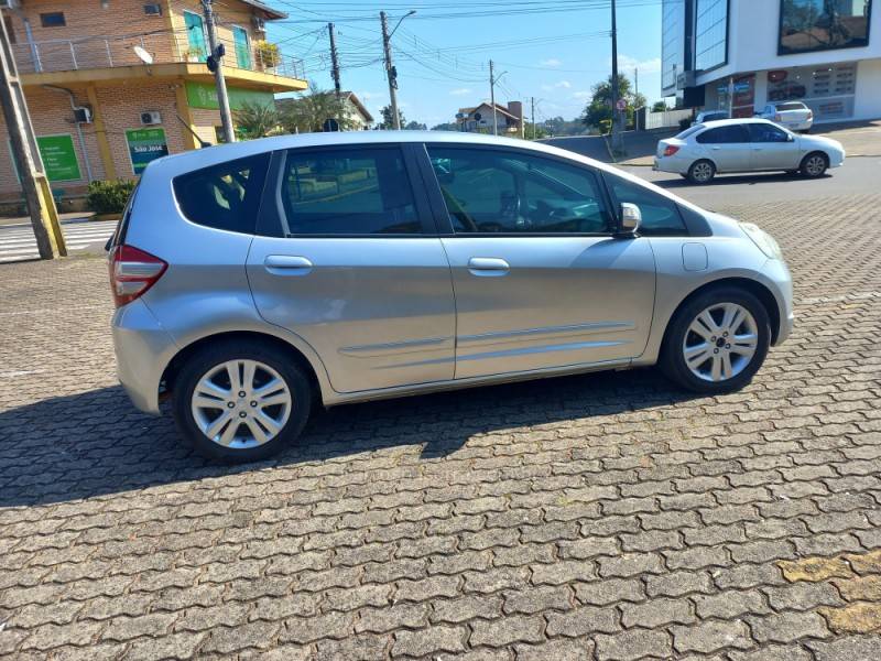 HONDA - FIT - 2011/2011 - Prata - R$ 51.900,00