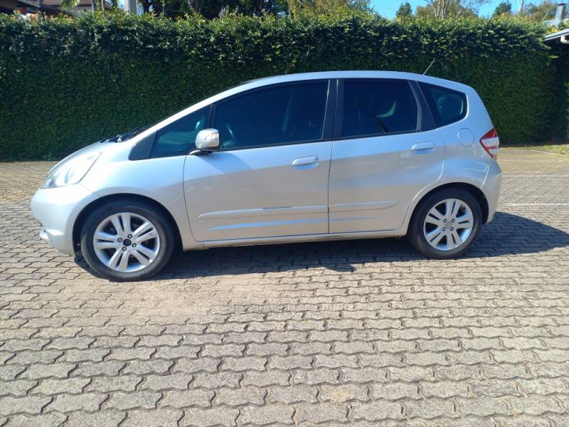 HONDA - FIT - 2011/2011 - Prata - R$ 51.900,00