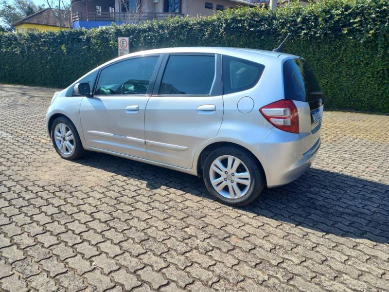 HONDA - FIT - 2011/2011 - Prata - R$ 51.900,00