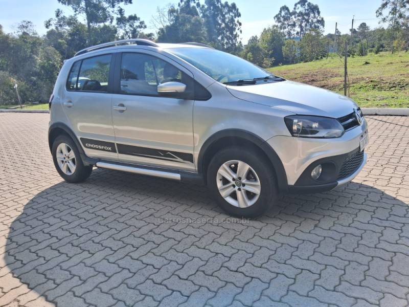 VOLKSWAGEN - CROSSFOX - 2011/2011 - Prata - R$ 45.900,00