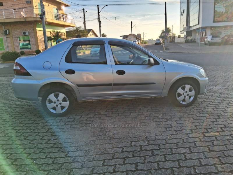 CHEVROLET - PRISMA - 2010/2010 - Prata - R$ 29.900,00
