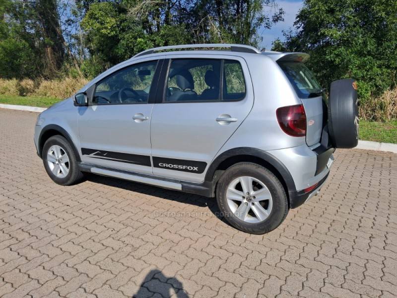 VOLKSWAGEN - CROSSFOX - 2011/2011 - Prata - R$ 45.900,00
