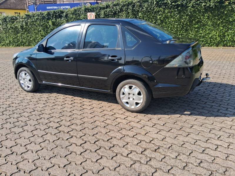 FORD - FIESTA - 2012/2012 - Preta - R$ 37.900,00