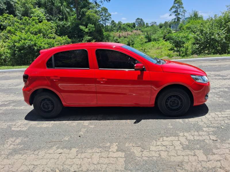 VOLKSWAGEN - GOL - 2010/2010 - Vermelha - R$ 27.900,00