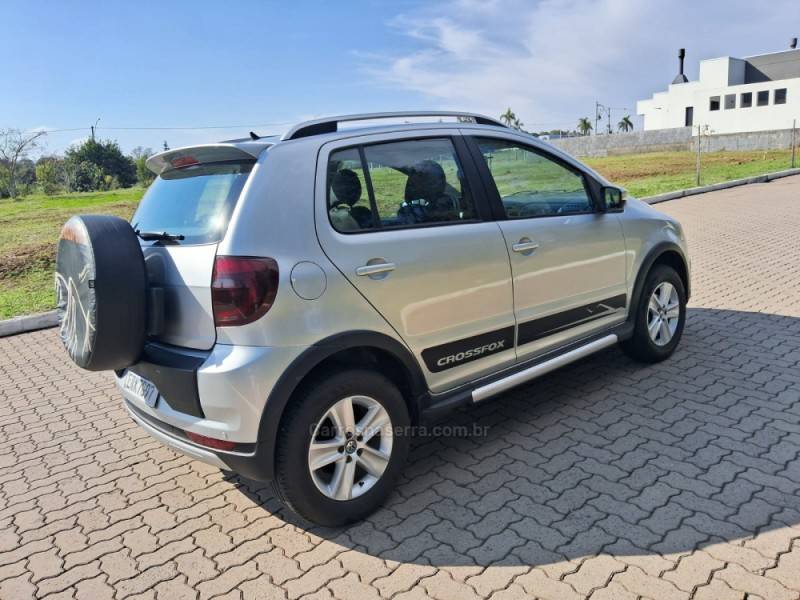 VOLKSWAGEN - CROSSFOX - 2011/2011 - Prata - R$ 45.900,00