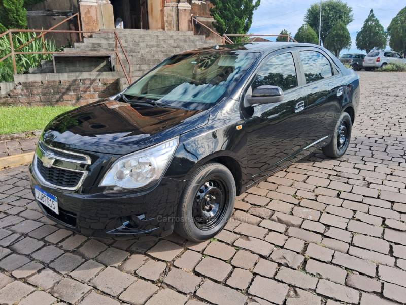 CHEVROLET - COBALT - 2013/2013 - Preta - R$ 42.000,00