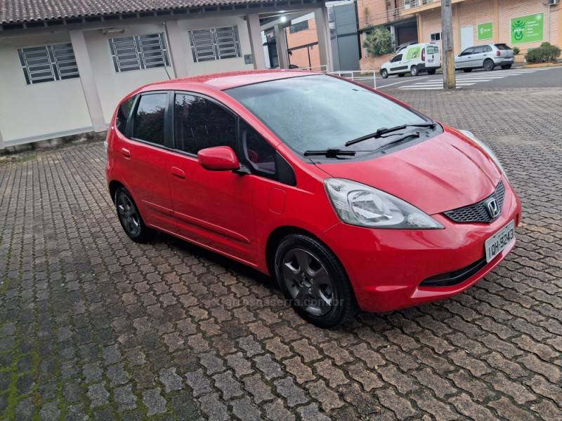 HONDA - FIT - 2010/2010 - Vermelha - R$ 49.900,00