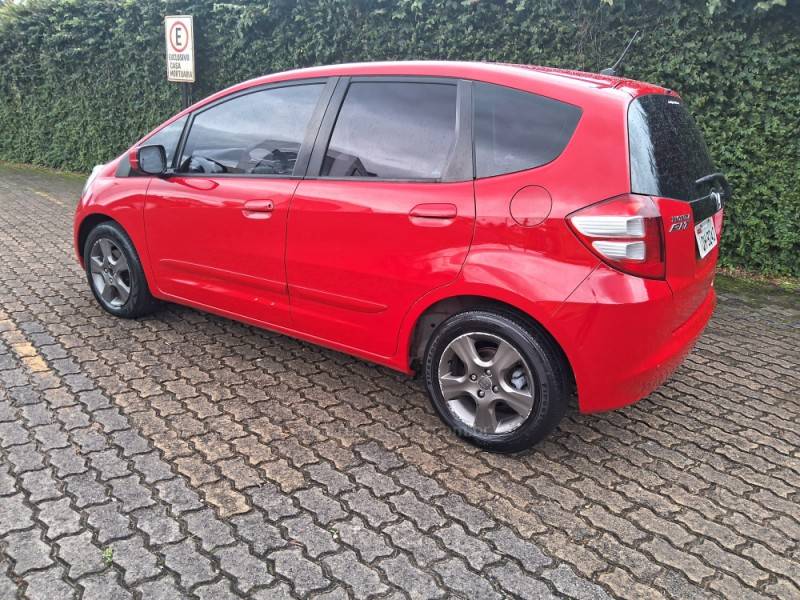 HONDA - FIT - 2010/2010 - Vermelha - R$ 49.900,00