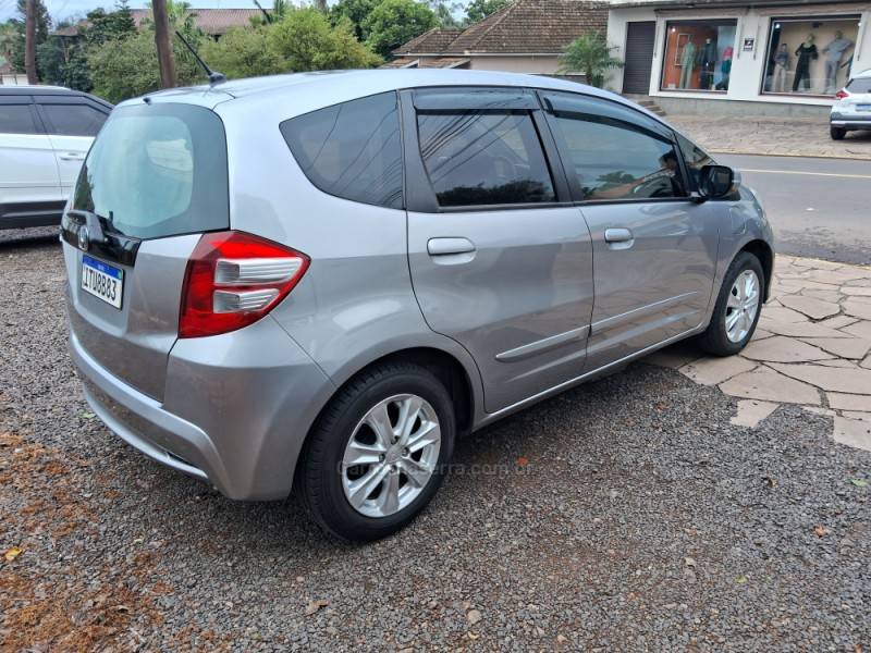 HONDA - FIT - 2013/2013 - Prata - R$ 59.900,00