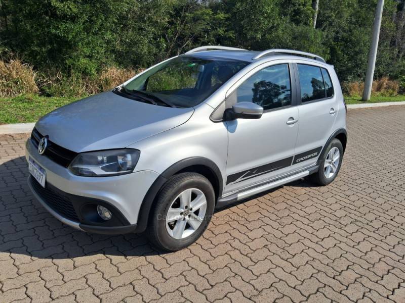 VOLKSWAGEN - CROSSFOX - 2011/2011 - Prata - R$ 45.900,00