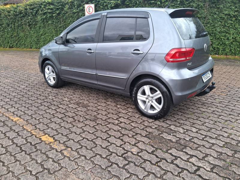 VOLKSWAGEN - FOX - 2016/2016 - Cinza - R$ 49.900,00