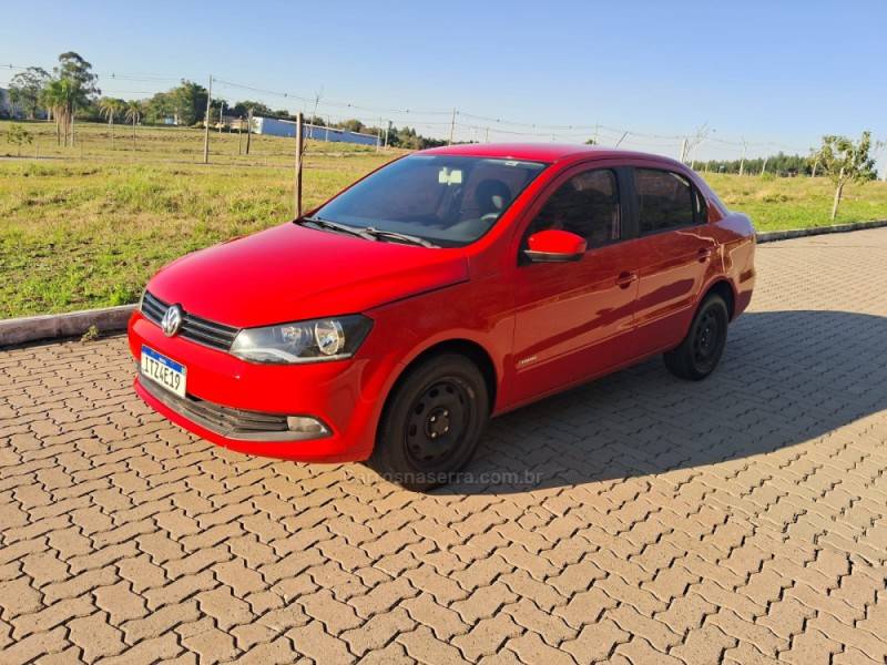 VOLKSWAGEN - VOYAGE - 2013/2013 - Vermelha - R$ 39.900,00